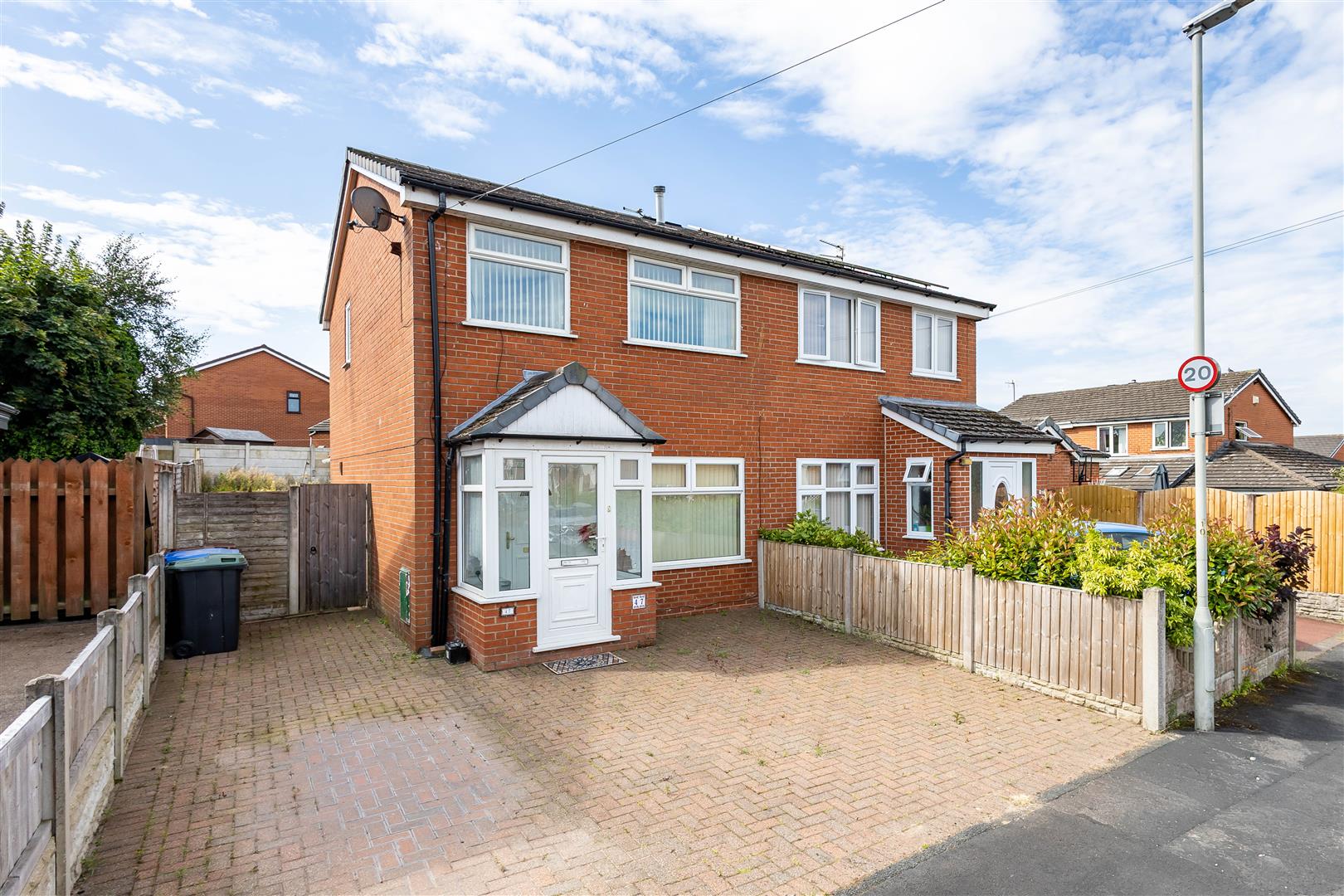 3 bed property in Dickens Road, Chorley